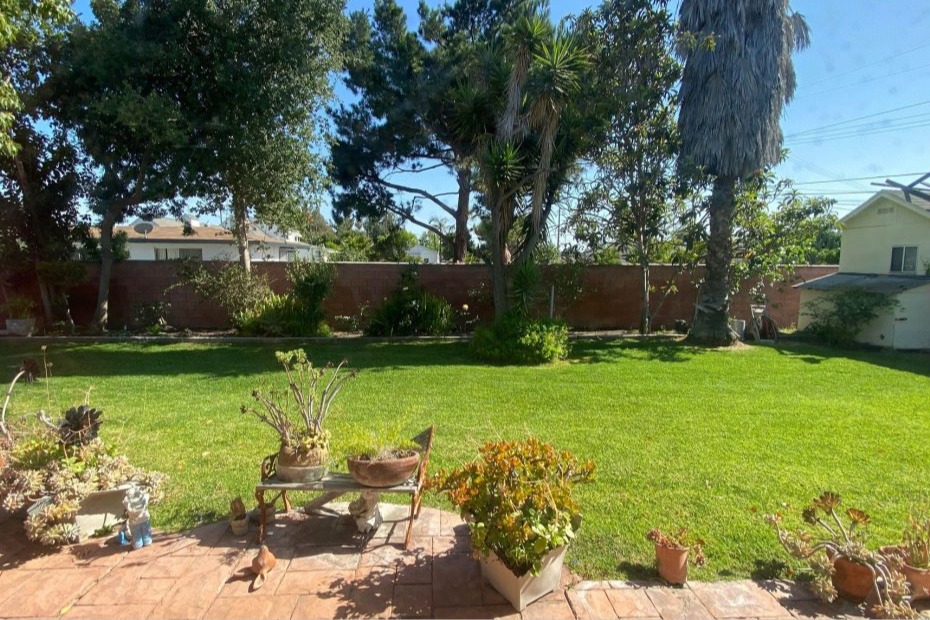 Anaheim 6-Bed RCFE — backyard