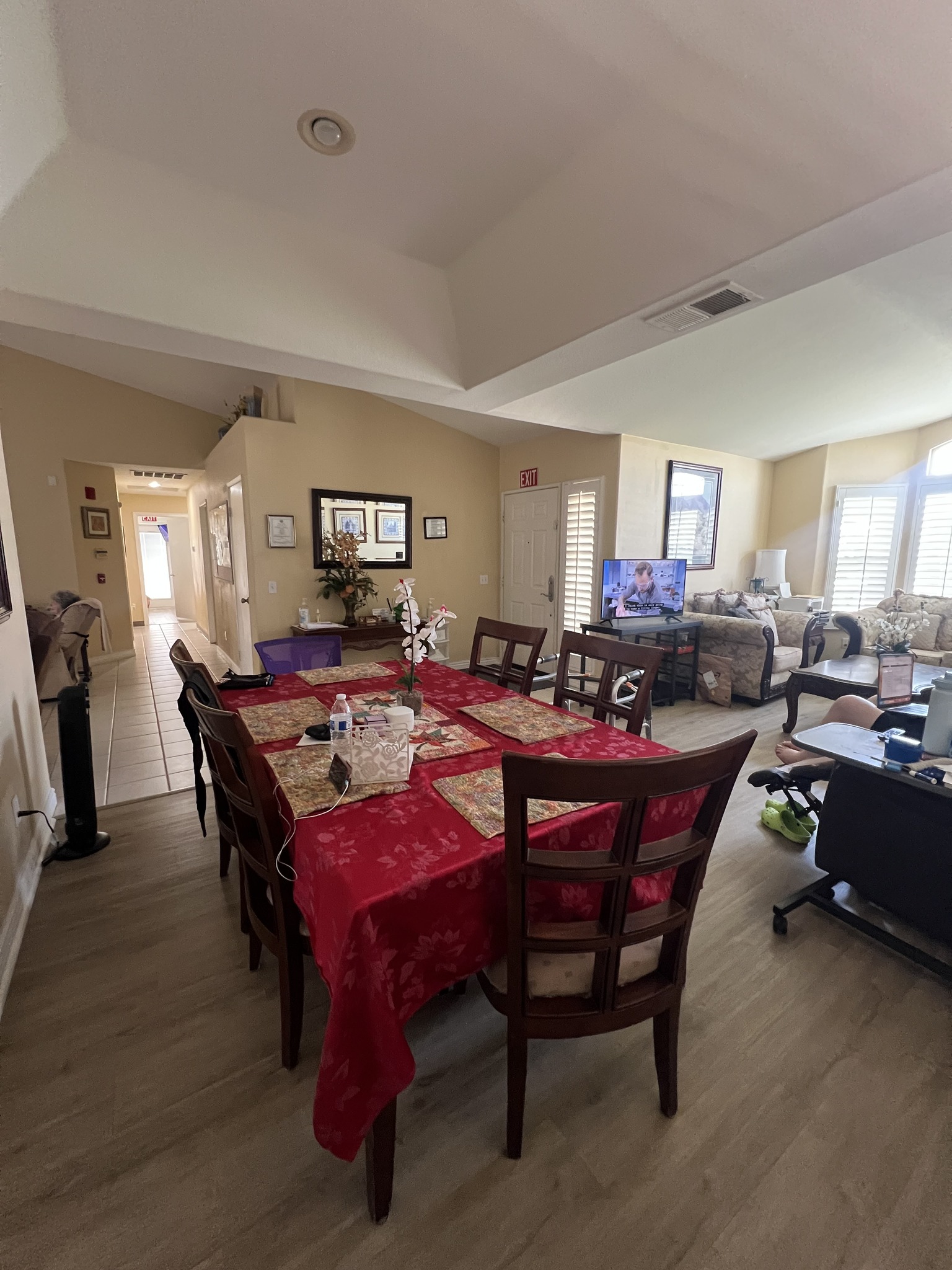 La Quinta 6-Bed RCFE — living dining