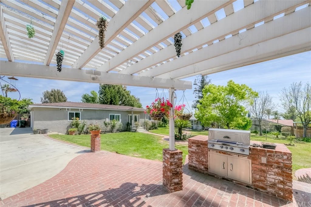 San Bernardino 6-Bed RCFE (Estate Lot) — patio 2
